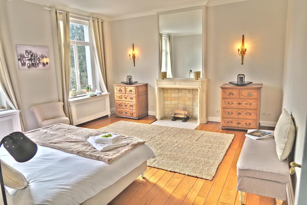La Regie De Franc-Waret Villa ภายนอก รูปภาพ